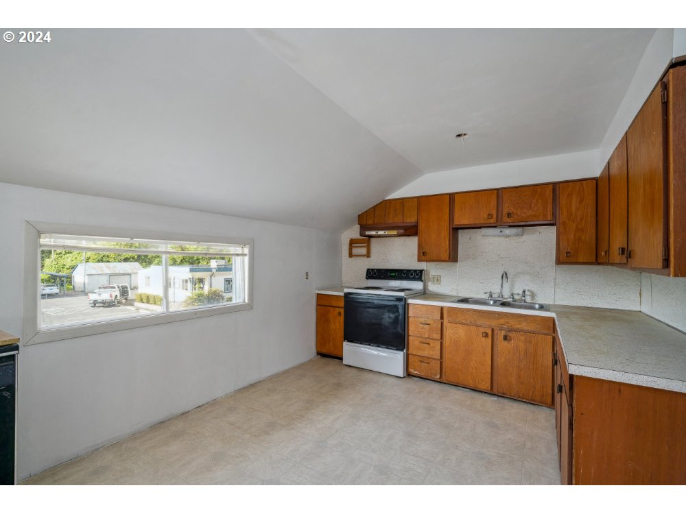 Nehalem, Oregon 97131, United States, ,Commercial,Active,46277