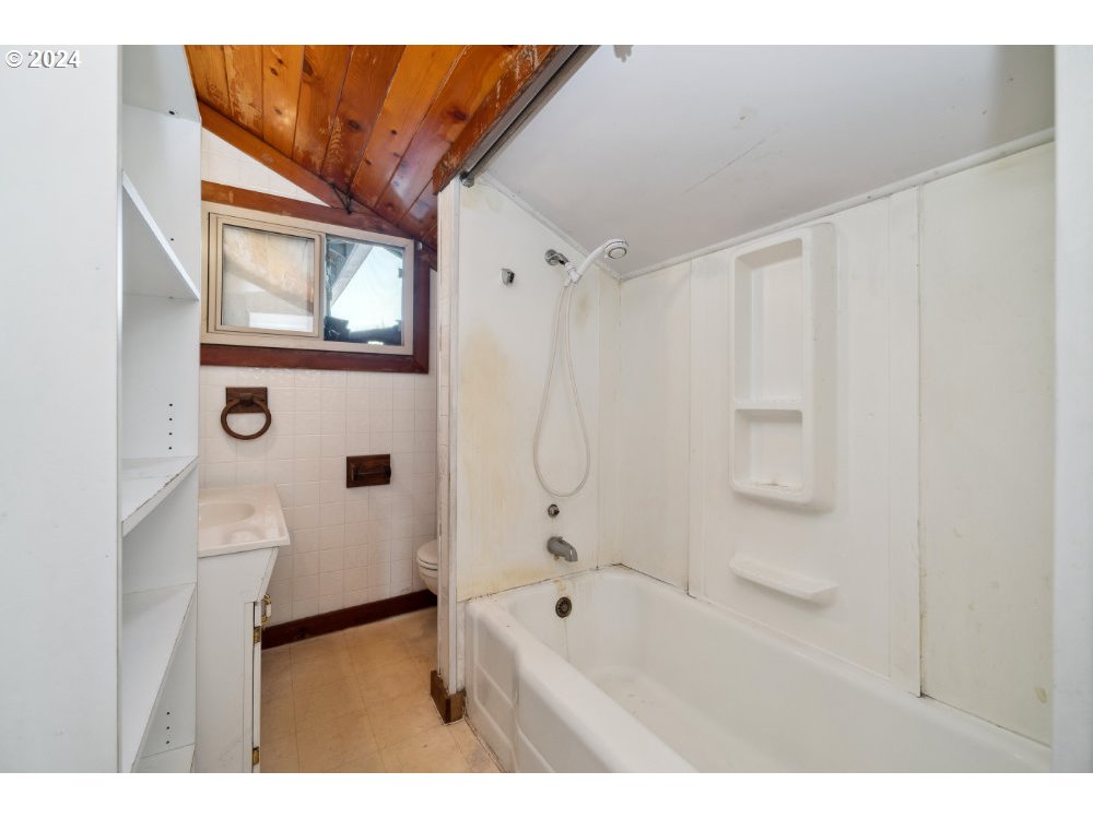 Nehalem, Oregon 97131, United States, ,Commercial,Active,46277