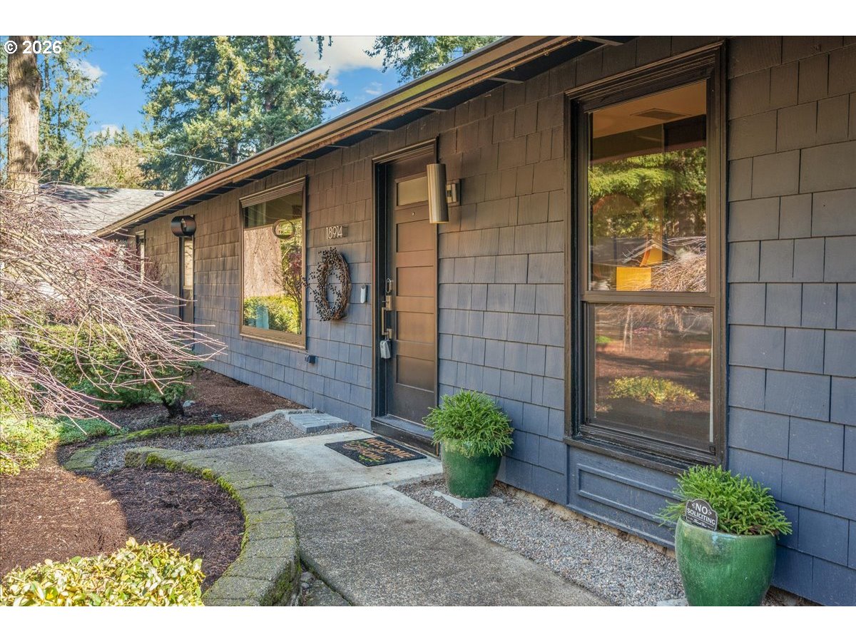 18914 LONGFELLOW AVE