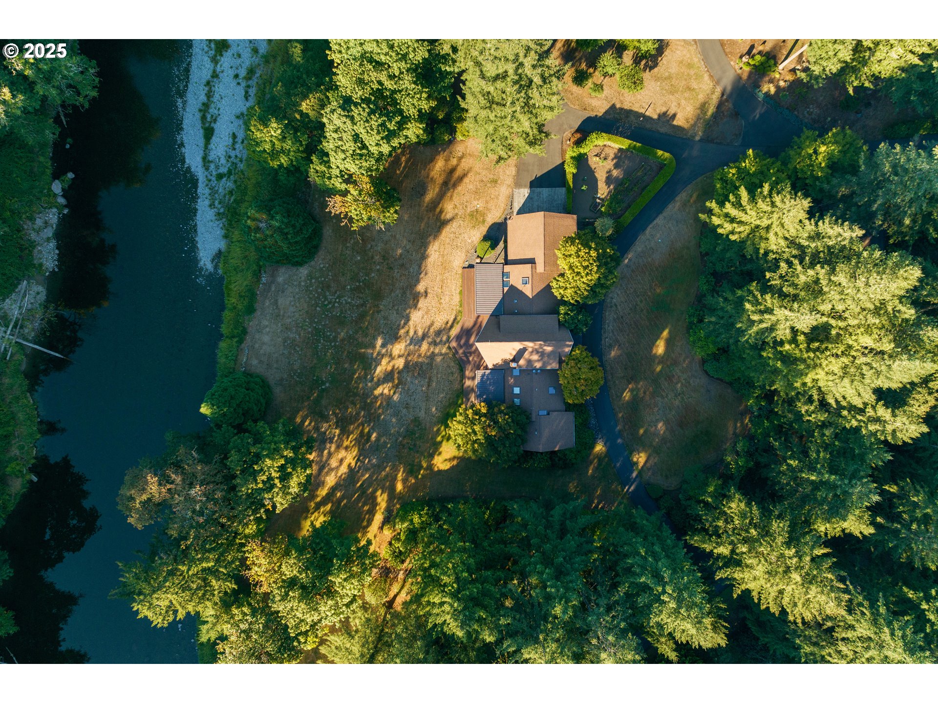 13706 NE RIVER BEND DR
