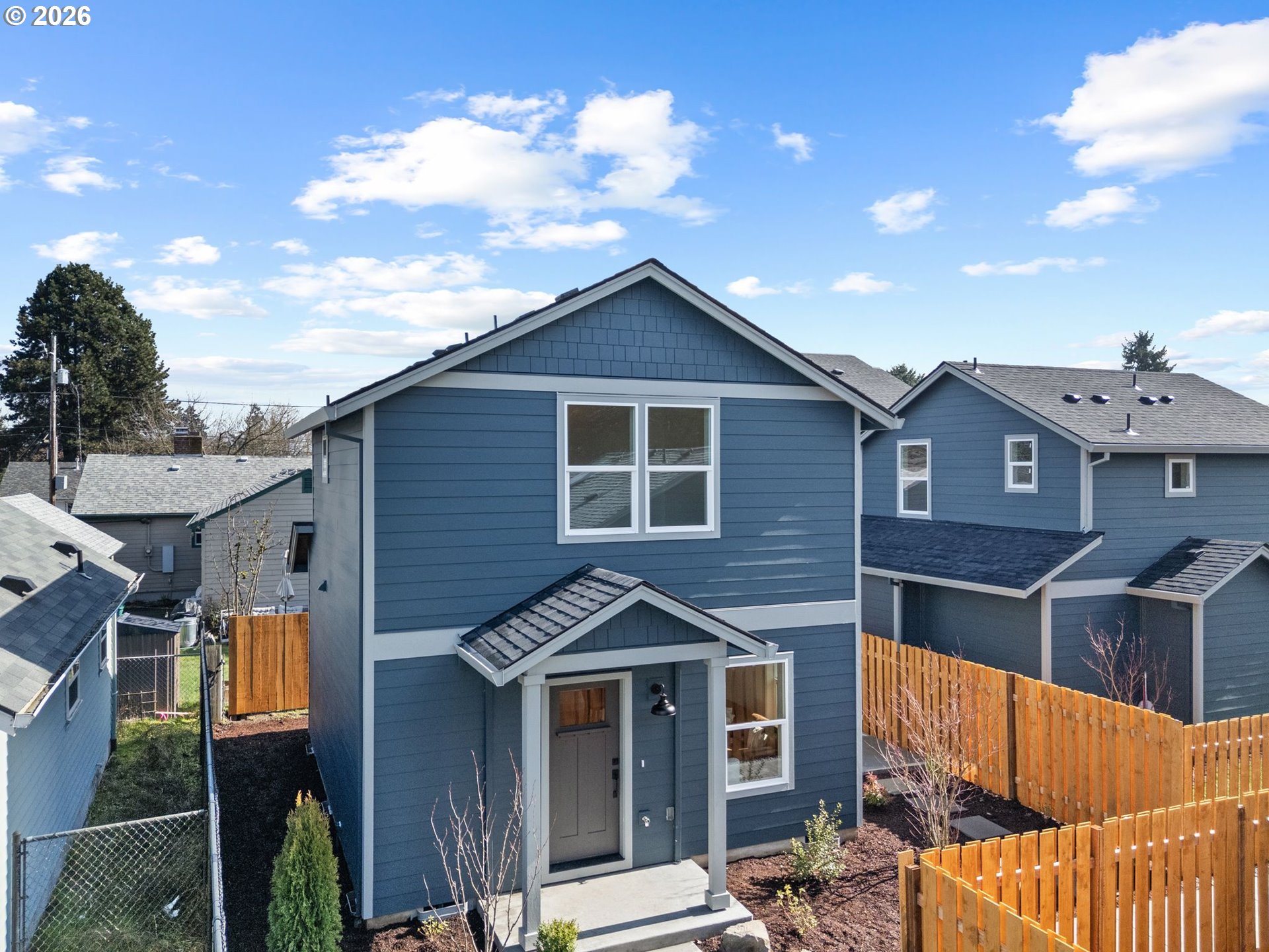 6909 NE Multnomah ST B