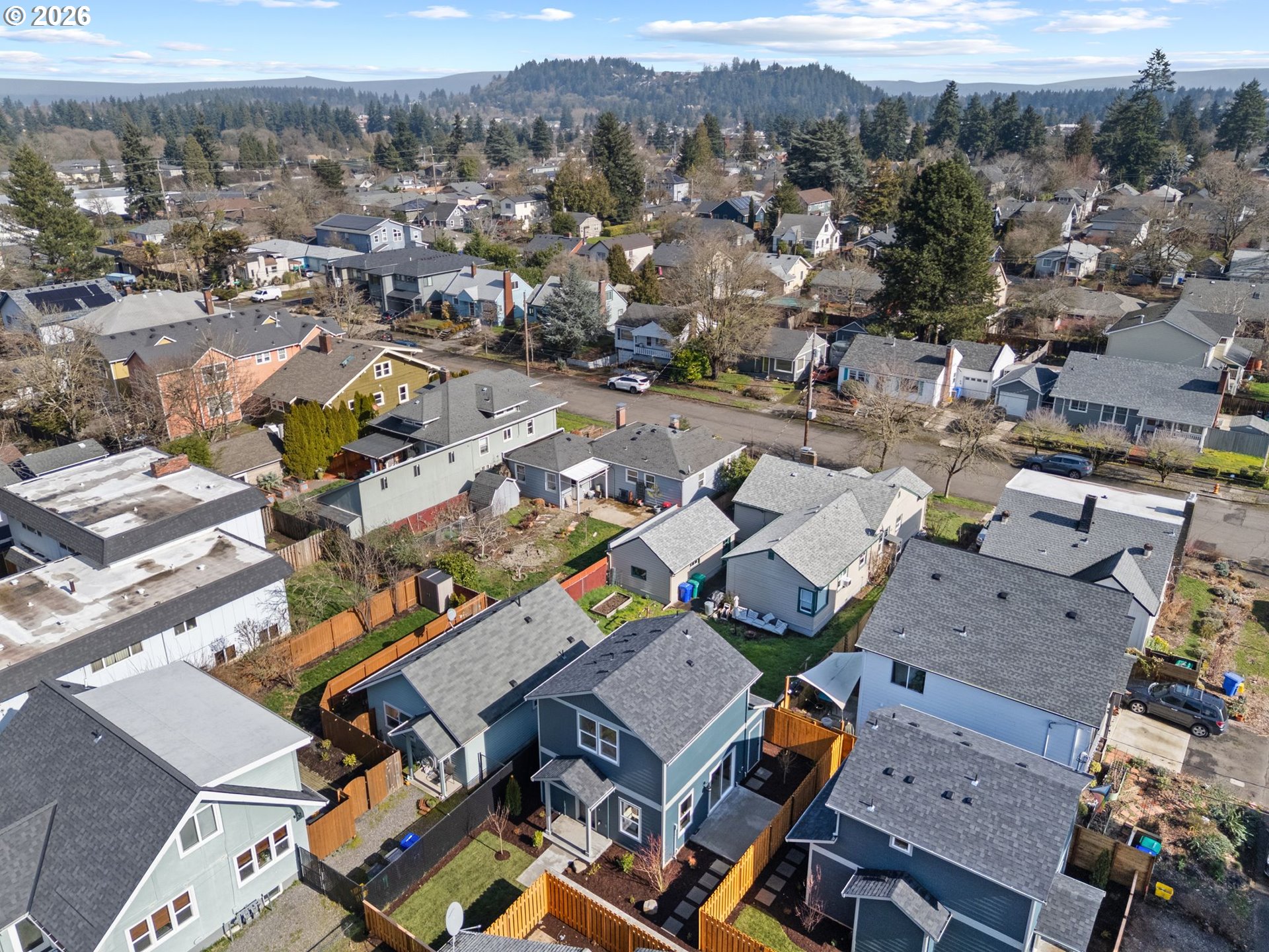 6909 NE Multnomah ST B