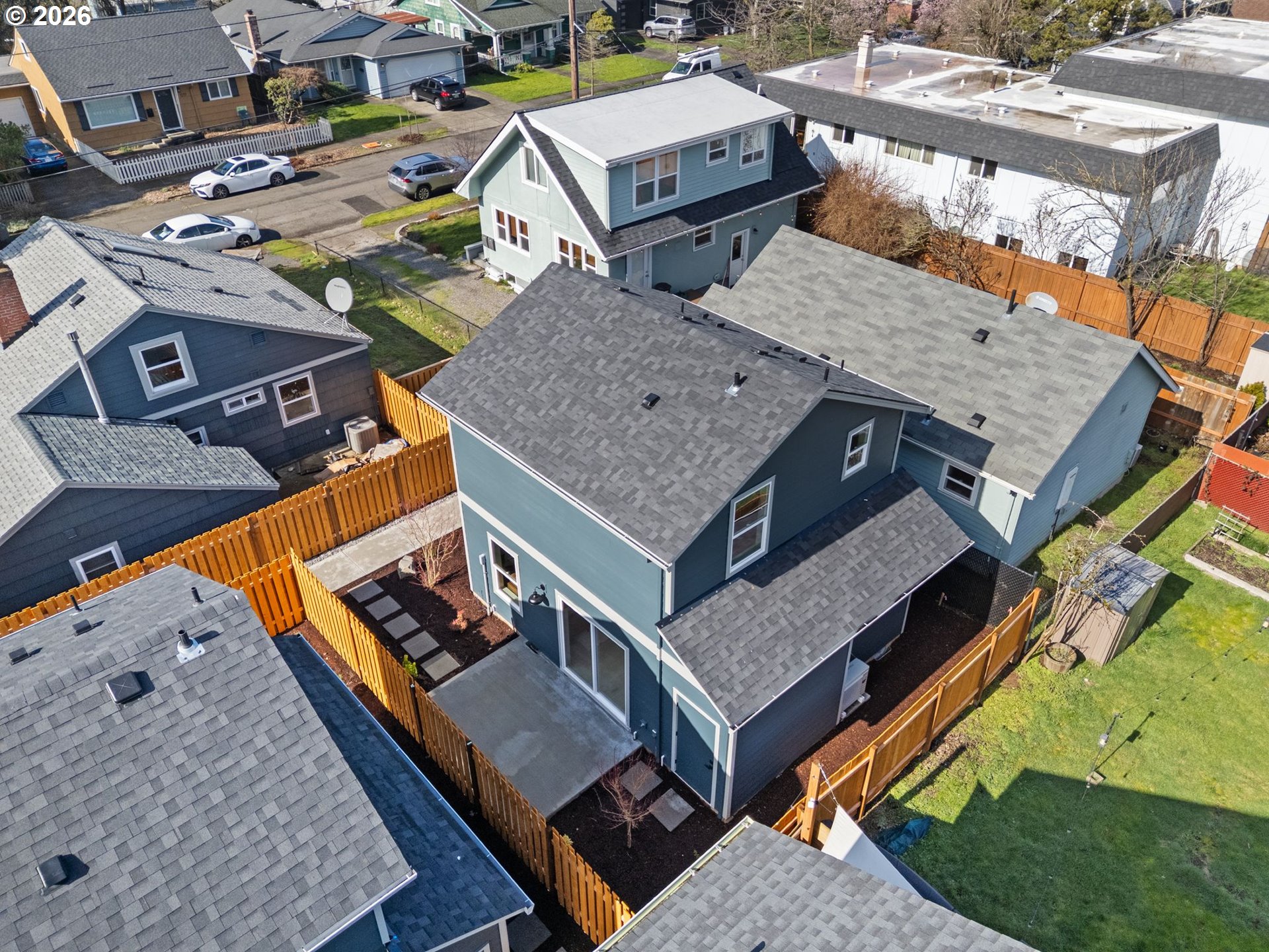 6909 NE Multnomah ST B