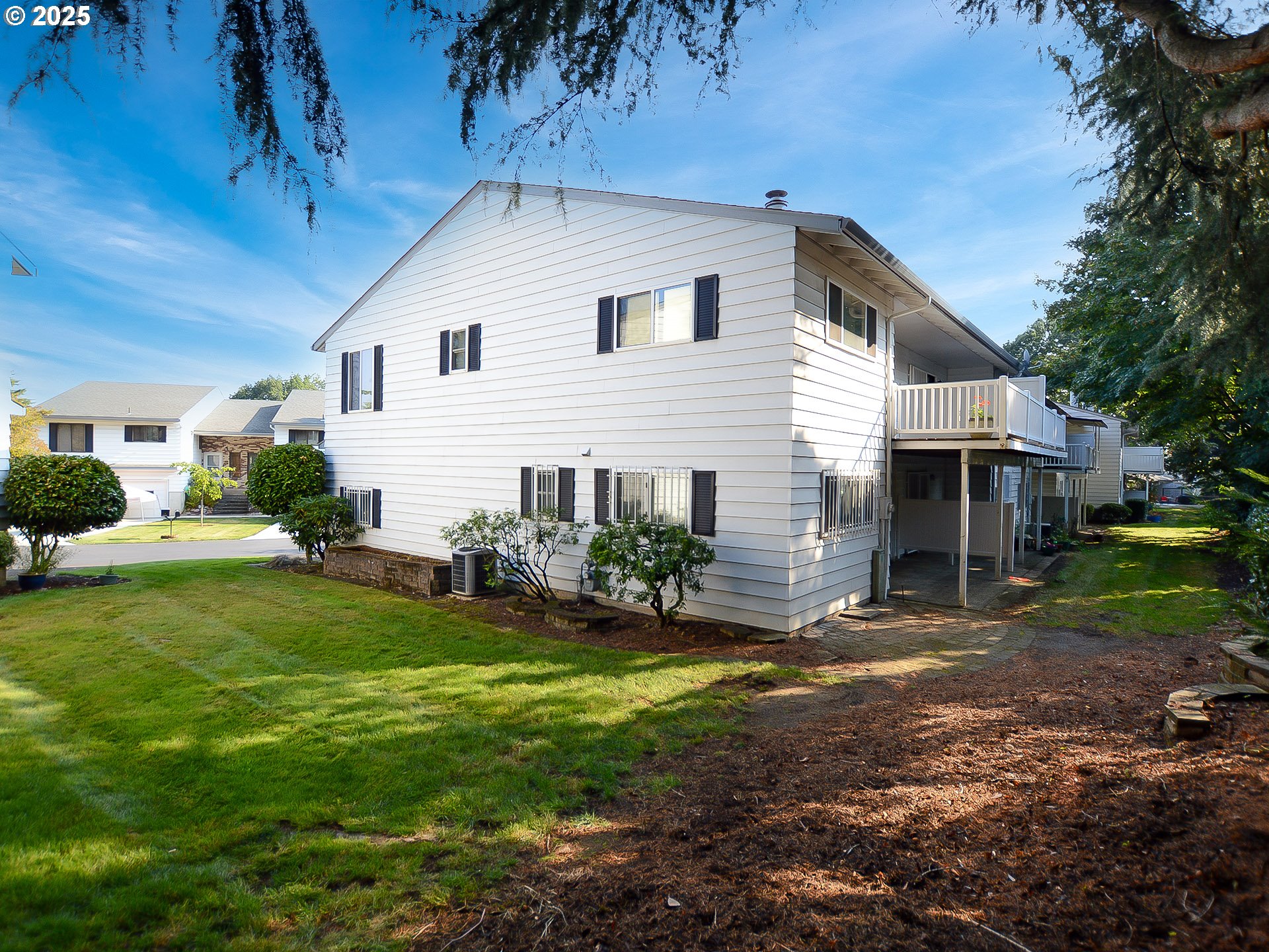 Portland, Oregon 97230, United States, 3 Bedrooms Bedrooms, ,2 BathroomsBathrooms,Residential,Pending,13011