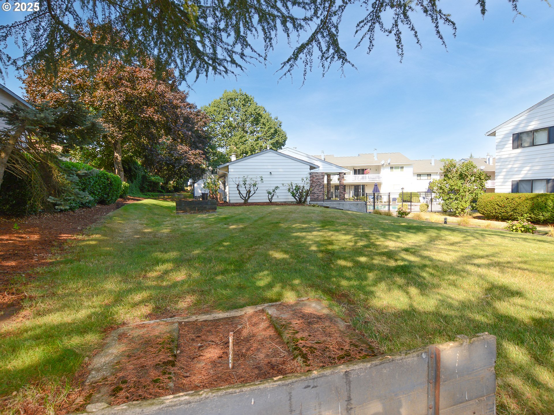 Portland, Oregon 97230, United States, 3 Bedrooms Bedrooms, ,2 BathroomsBathrooms,Residential,Pending,13011