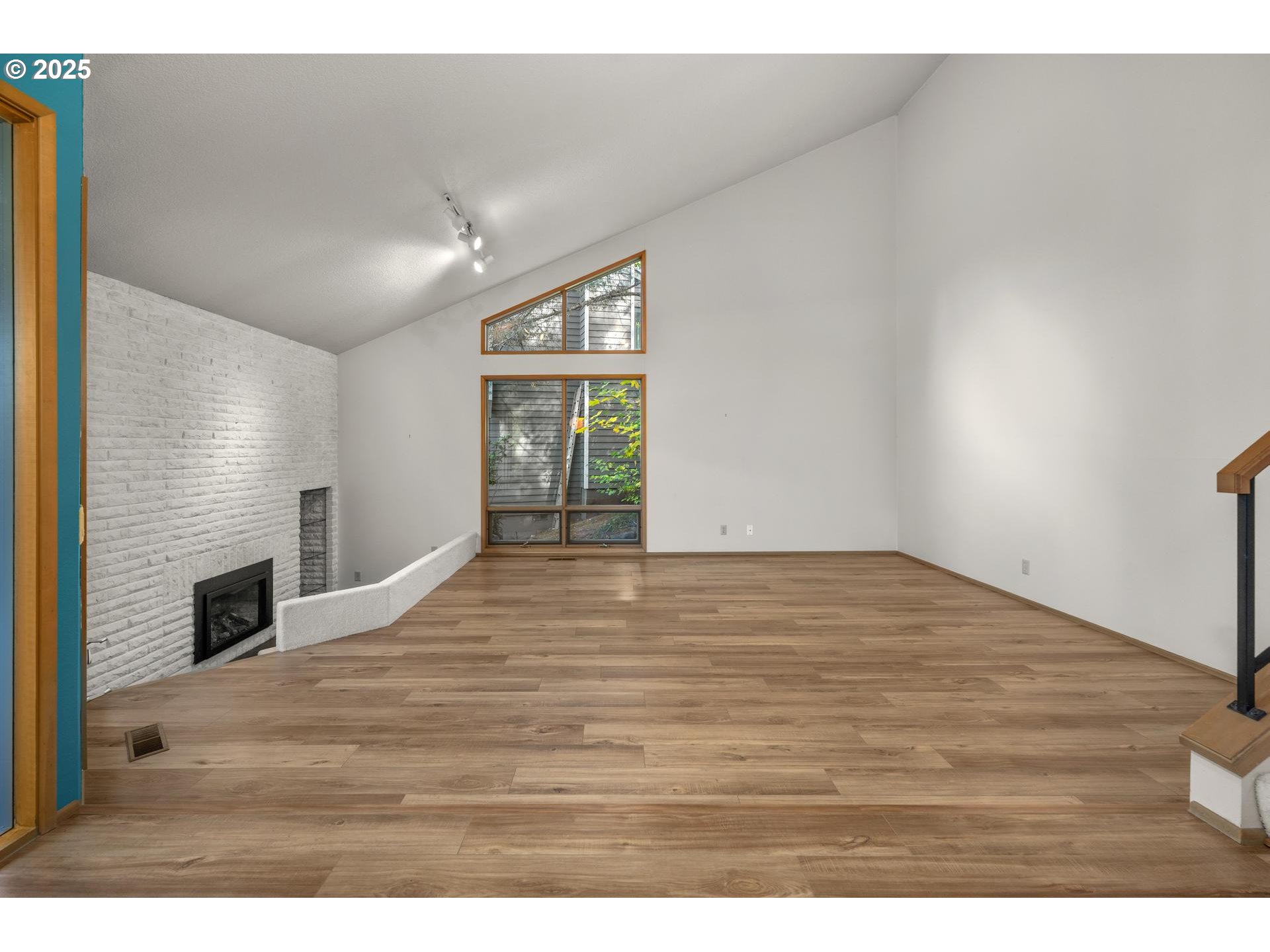 27 PARTRIDGE LN
