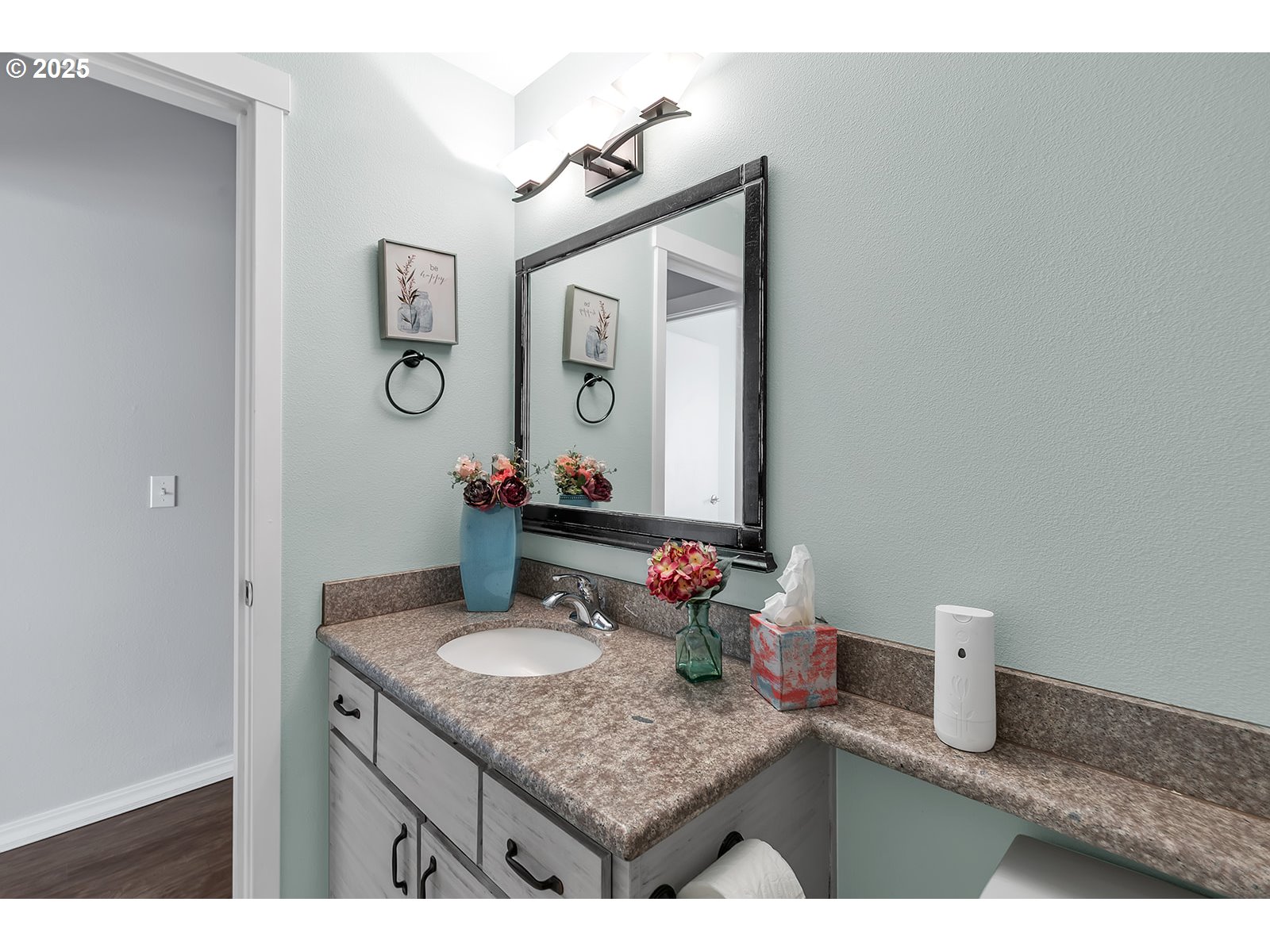 Vancouver, Washington 98664, United States, 2 Bedrooms Bedrooms, ,2 BathroomsBathrooms,Residential,Active,196935