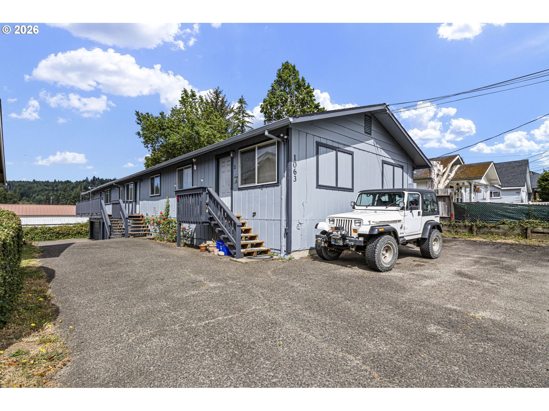 1063 S 4TH ST