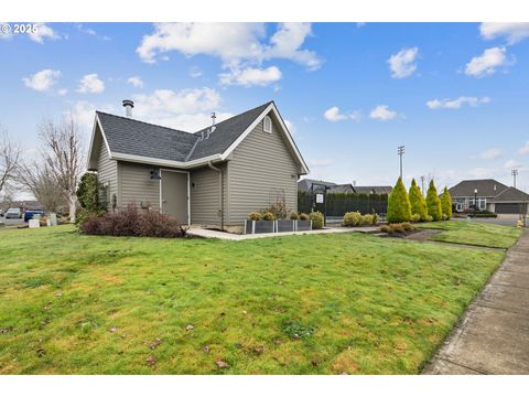 A home in Woodburn