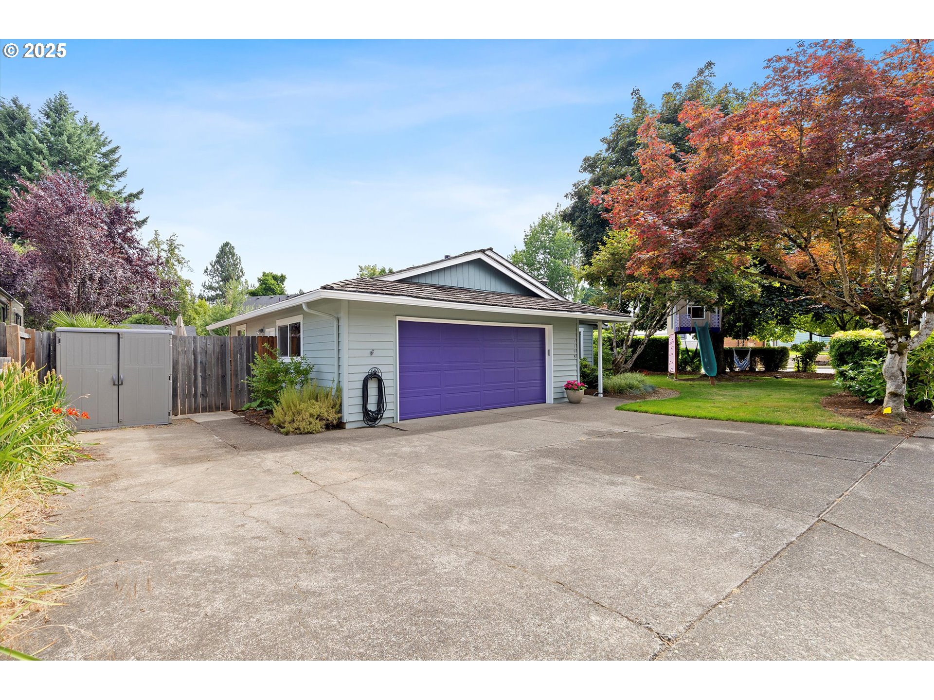 1198 DOLLAR ST