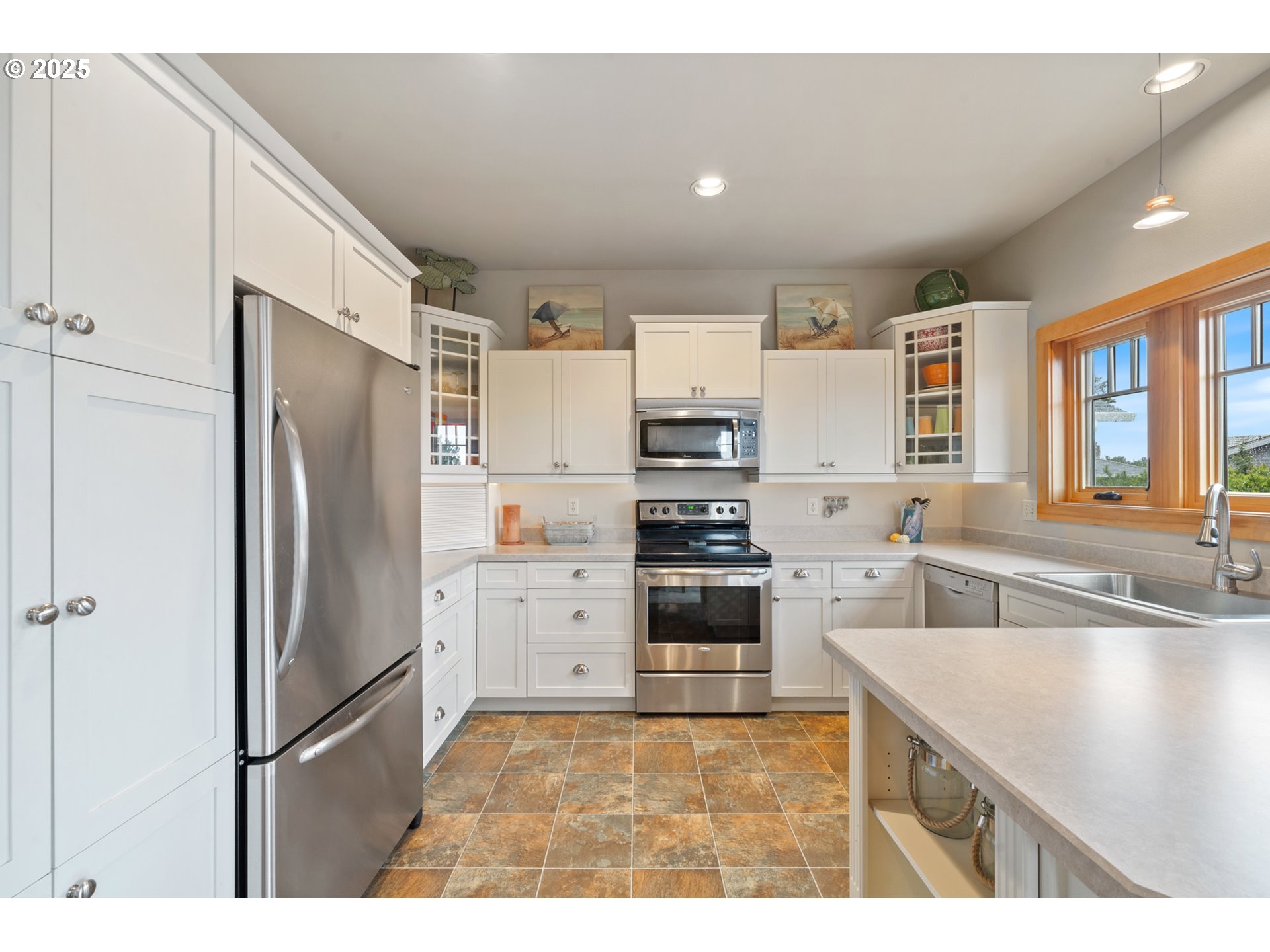 Manzanita, Oregon 97130, United States, 3 Bedrooms Bedrooms, ,3 BathroomsBathrooms,Residential,Pending,105929