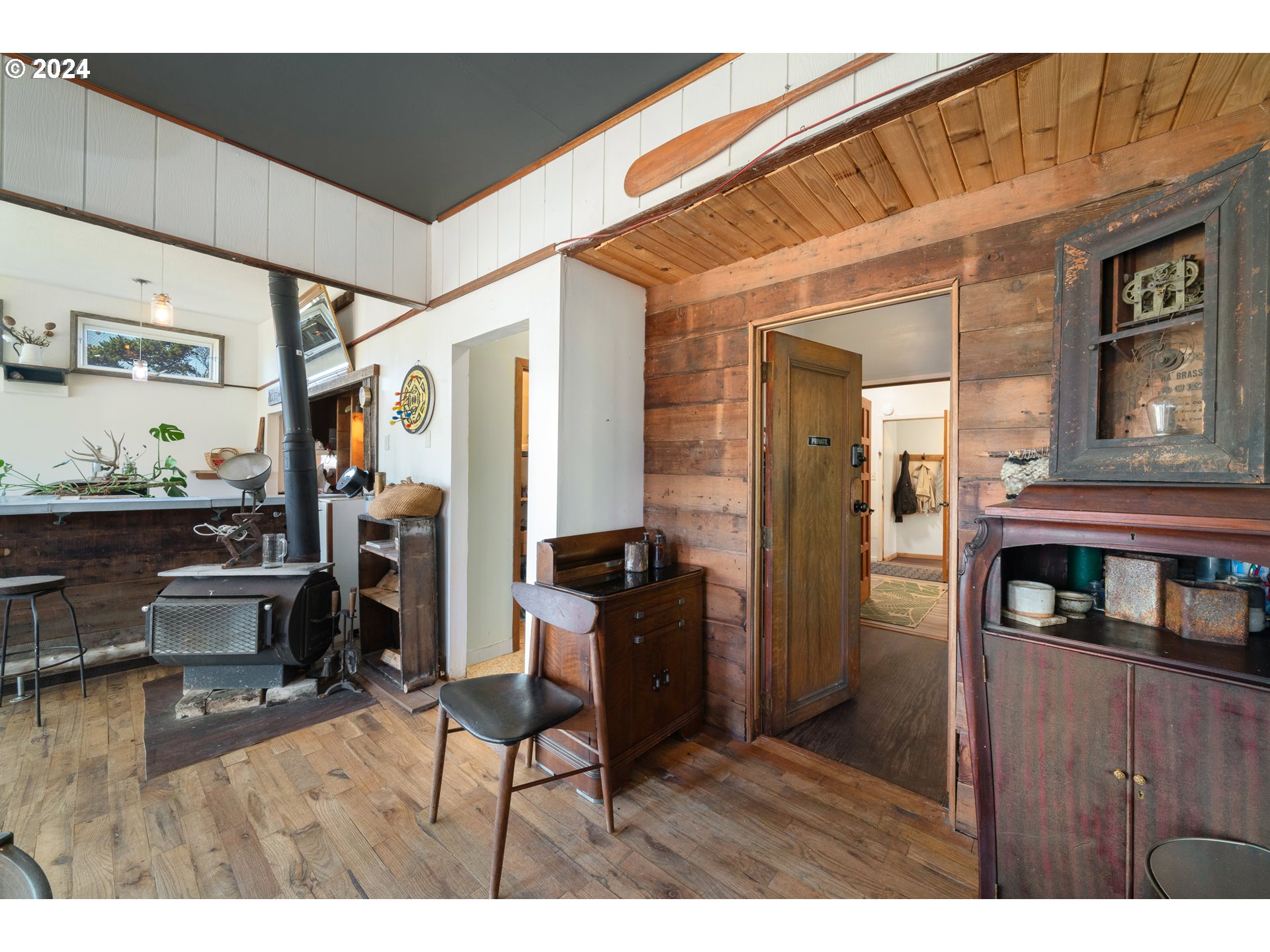 Rockaway Beach, Oregon 97136, United States, ,Commercial,Active,52840