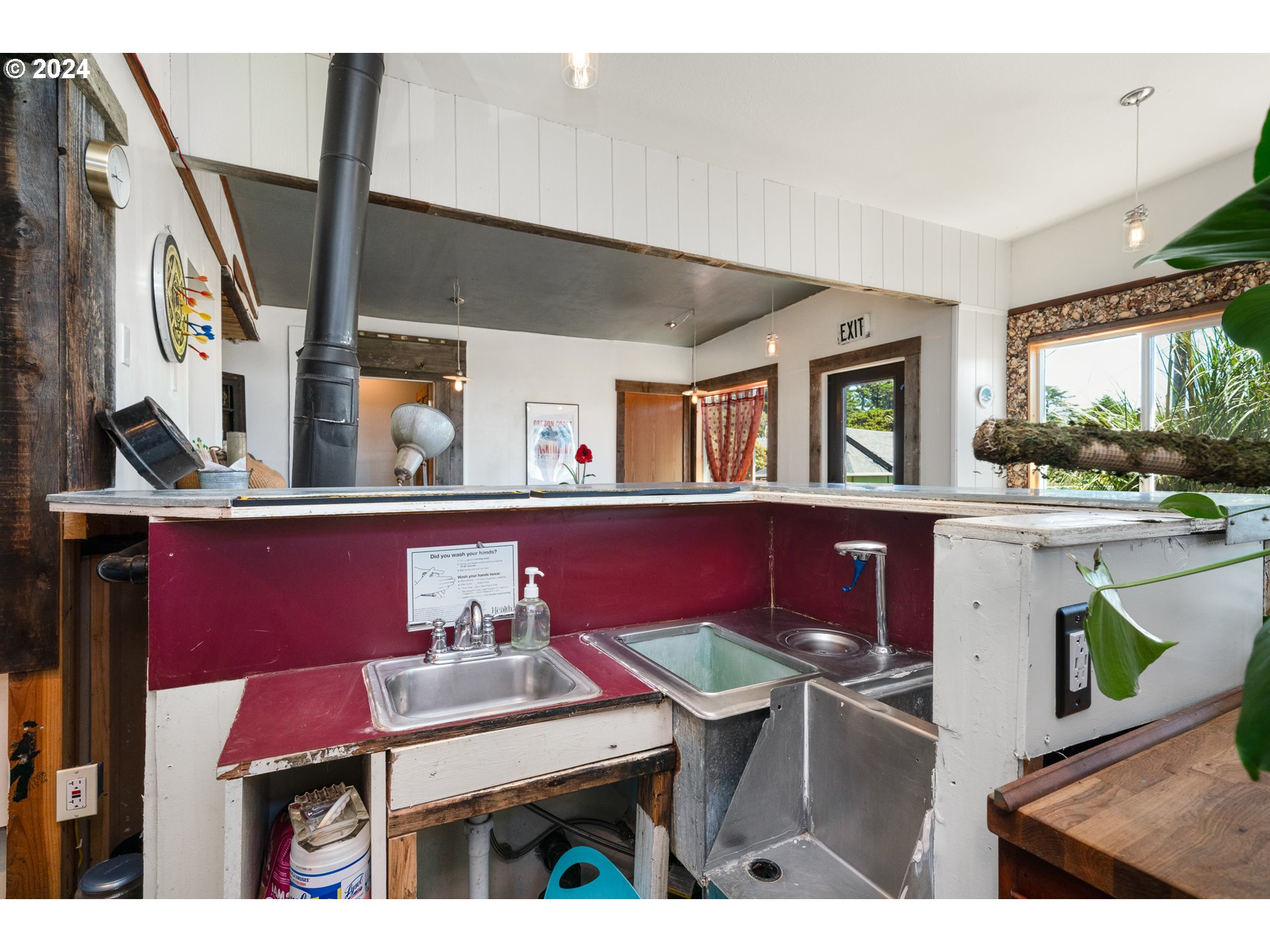 Rockaway Beach, Oregon 97136, United States, ,Commercial,Active,52840