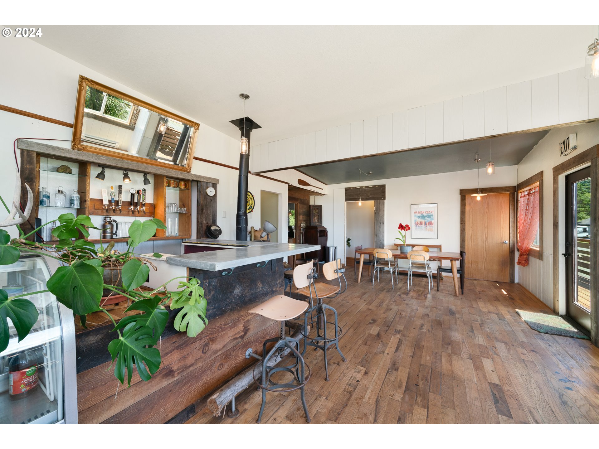 Rockaway Beach, Oregon 97136, United States, ,Commercial,Active,52840