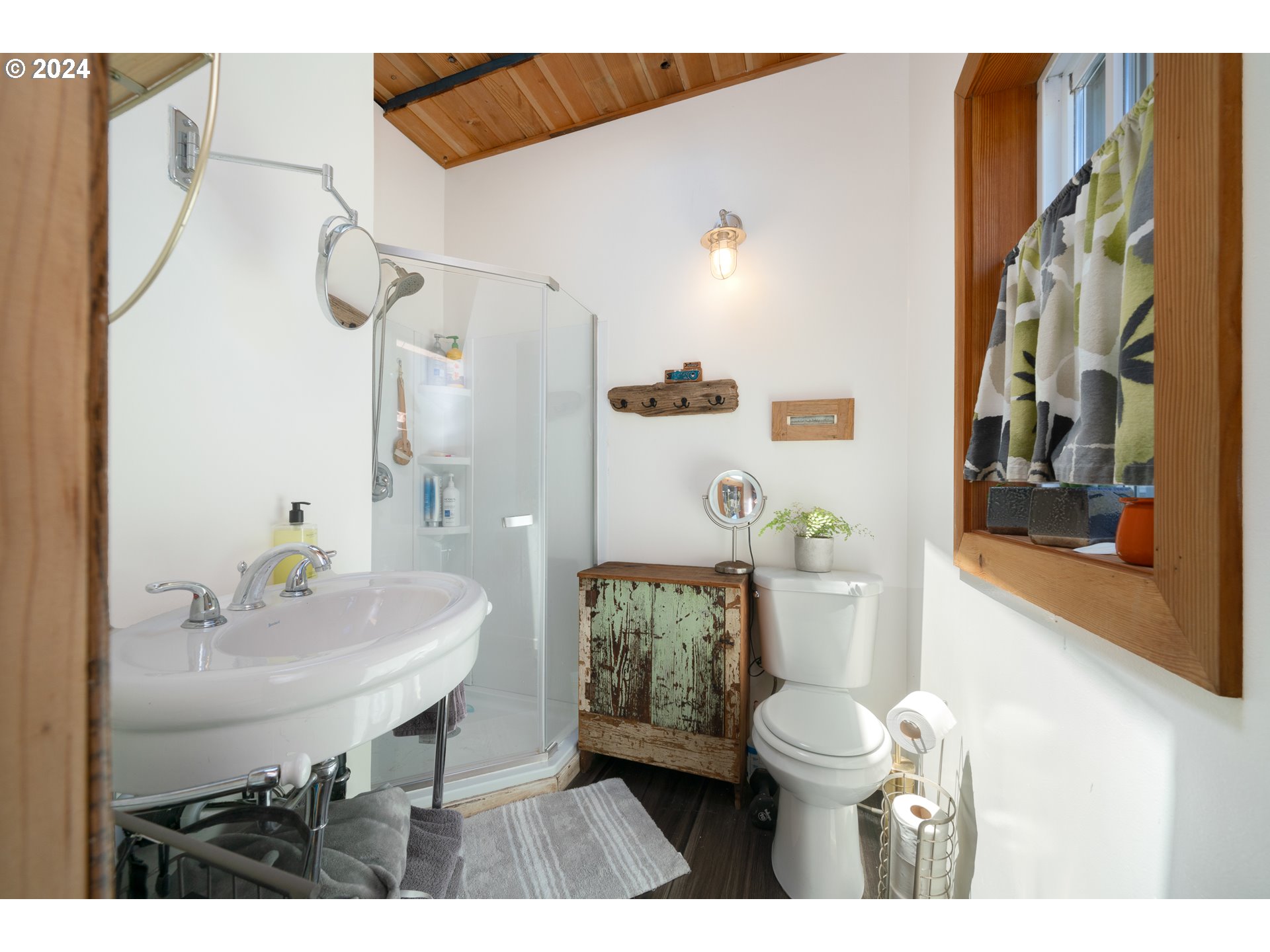 Rockaway Beach, Oregon 97136, United States, ,Commercial,Active,52840