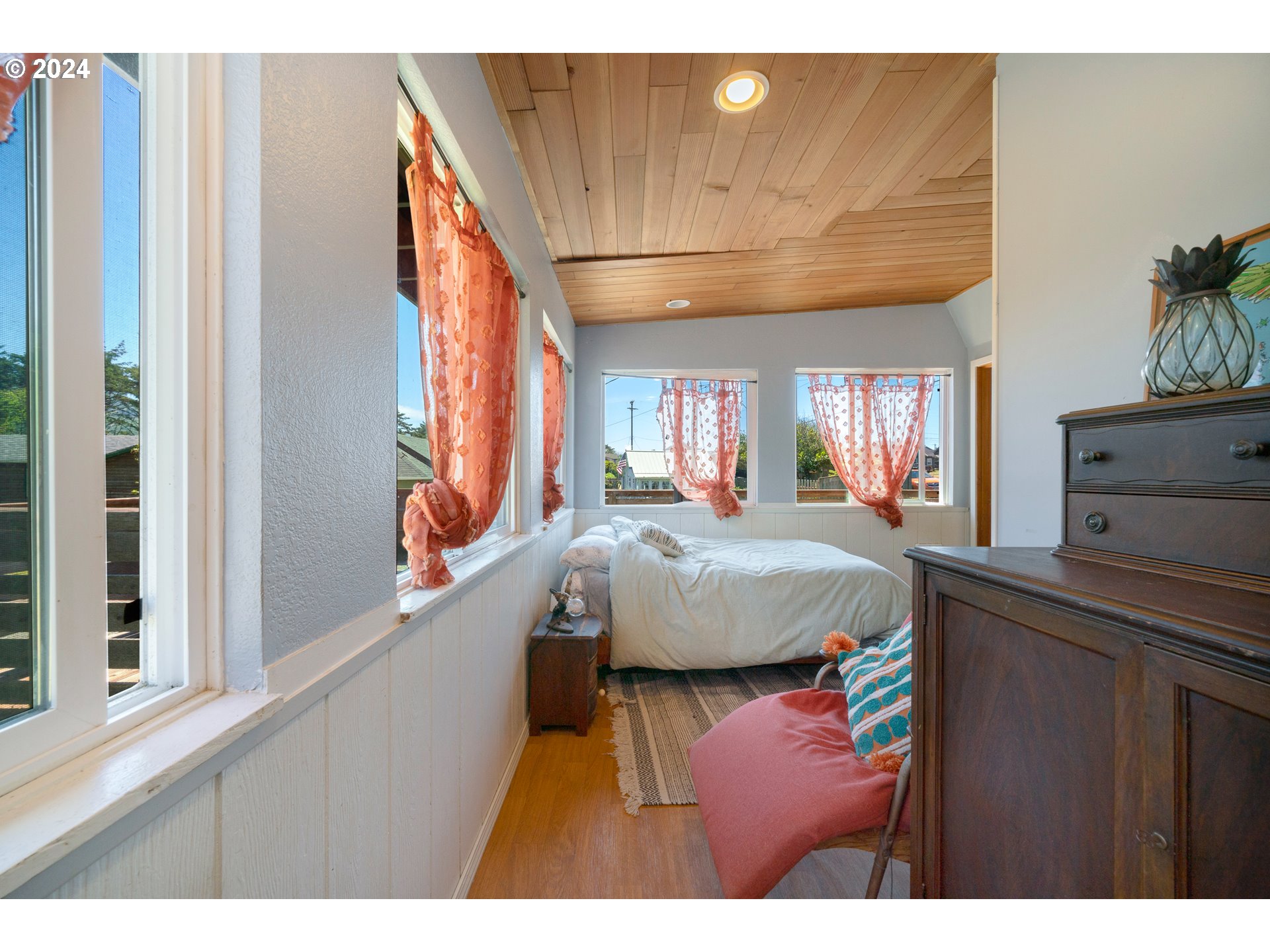 Rockaway Beach, Oregon 97136, United States, ,Commercial,Active,52840