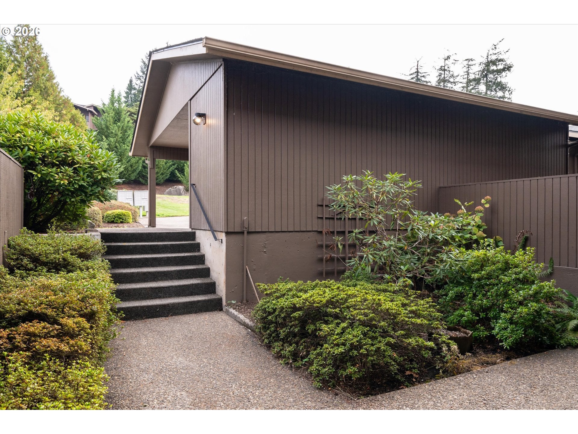 2295 RIDGEWAY DR