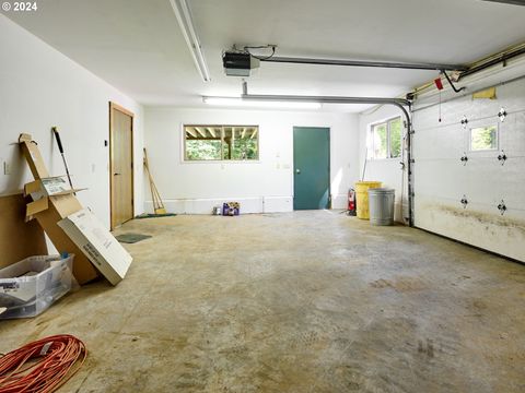 A home in Willamina