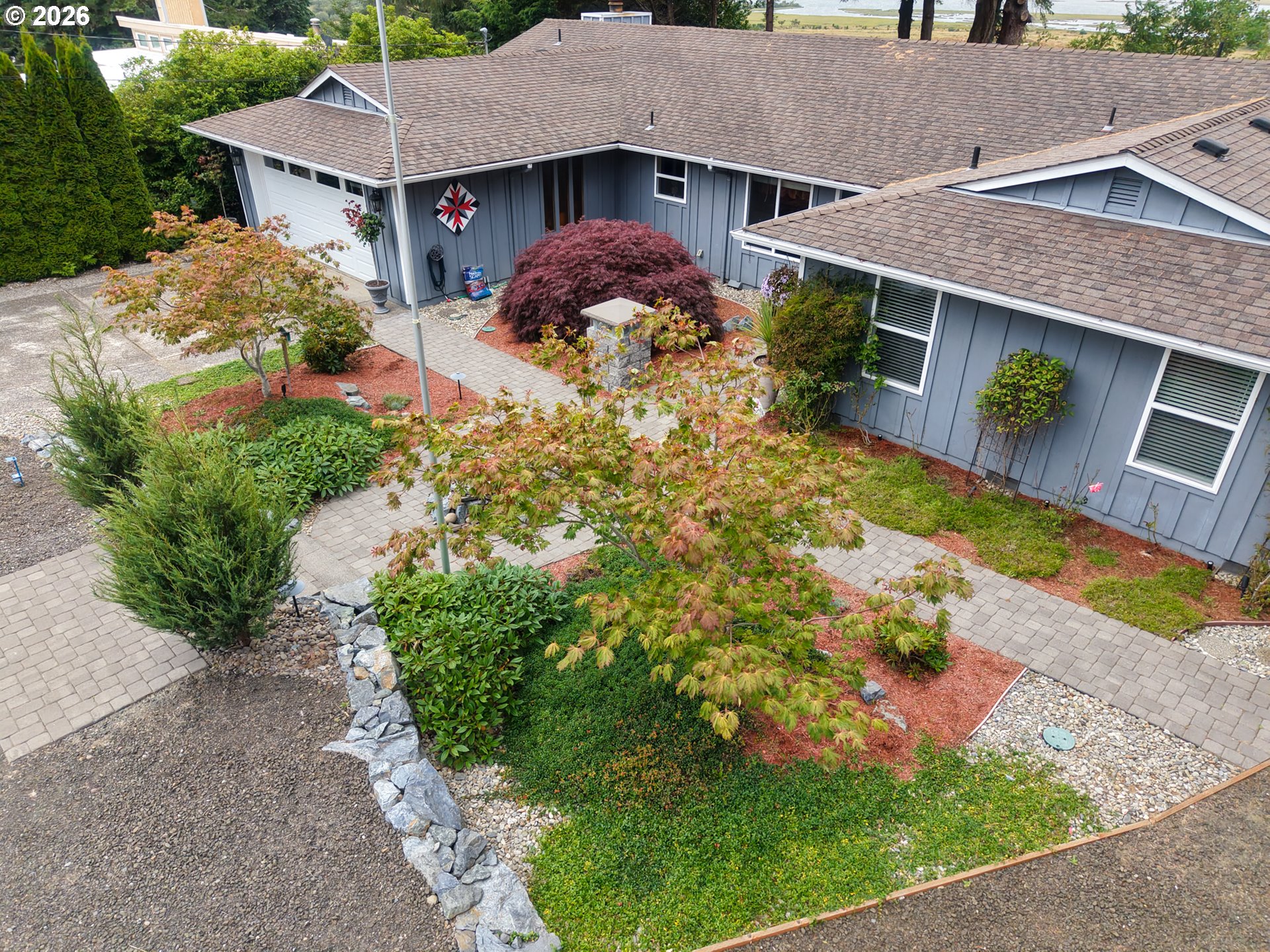 1689 APPLEWOOD DR