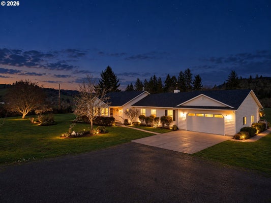 221 FOSTER LN, ROSEBURG, OR 97470 - Image 0abe11be6bd5eaee70fcebe9bad3ca84/1009166520