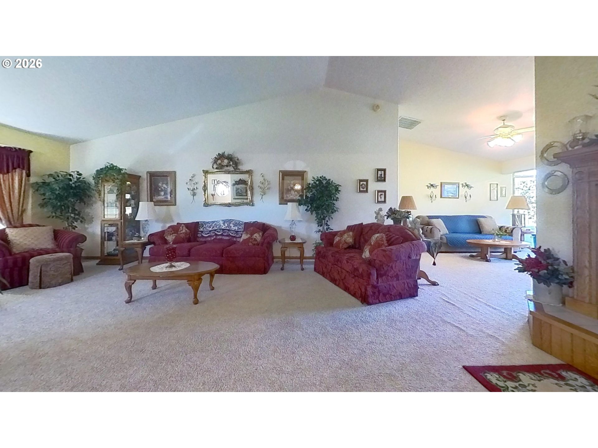 221 FOSTER LN