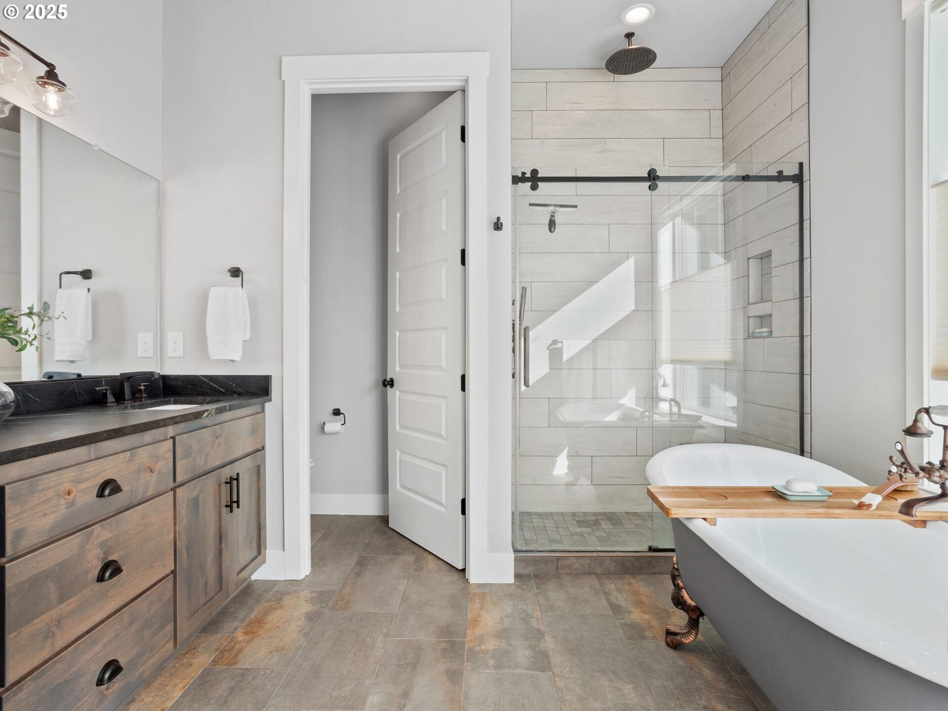 Brush Prairie, Washington 98606, United States, 3 Bedrooms Bedrooms, ,3 BathroomsBathrooms,Residential,Active,236967