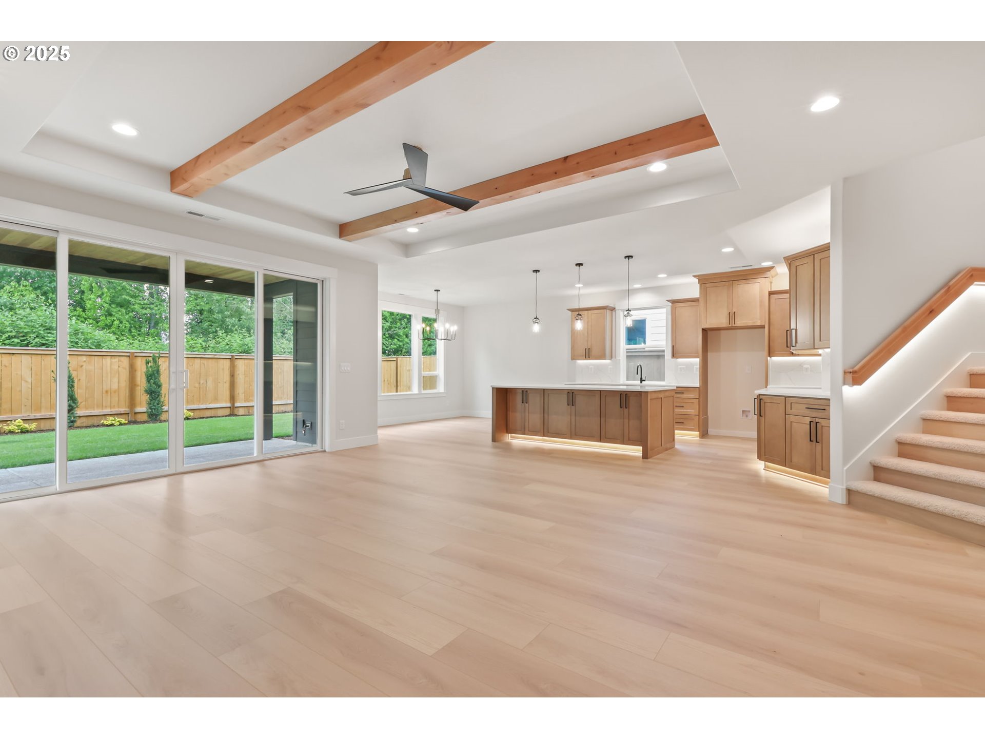 648 Parker LOOP