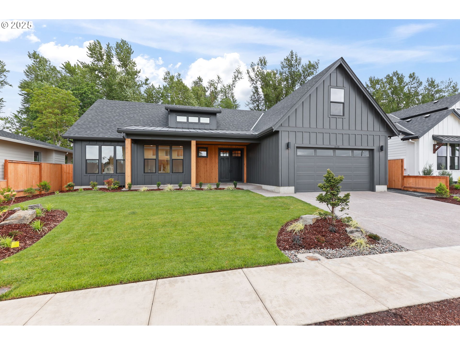648 Parker LOOP
