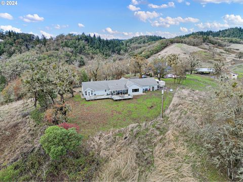 A home in Roseburg