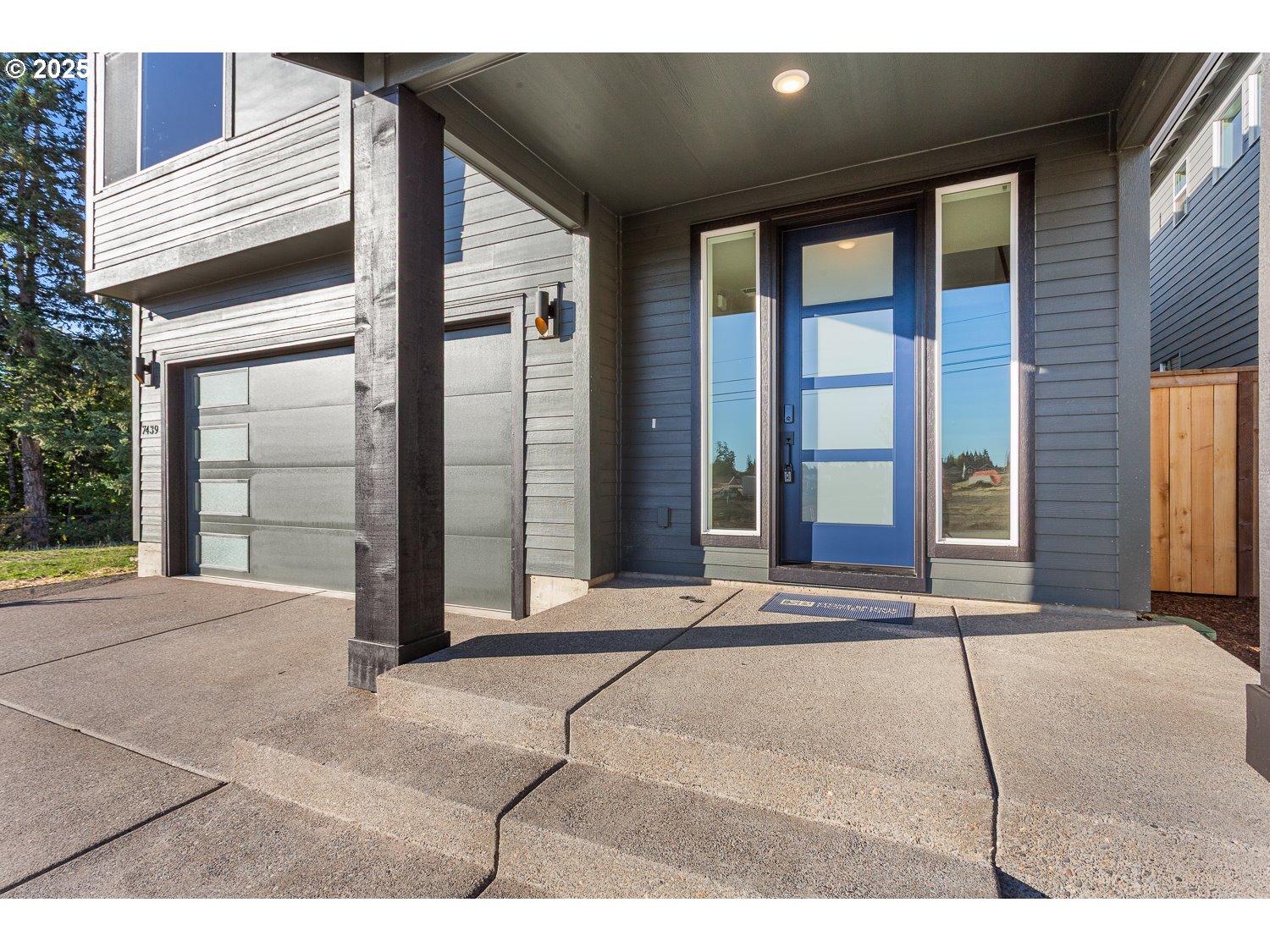 7439 SW Frog Pond LN