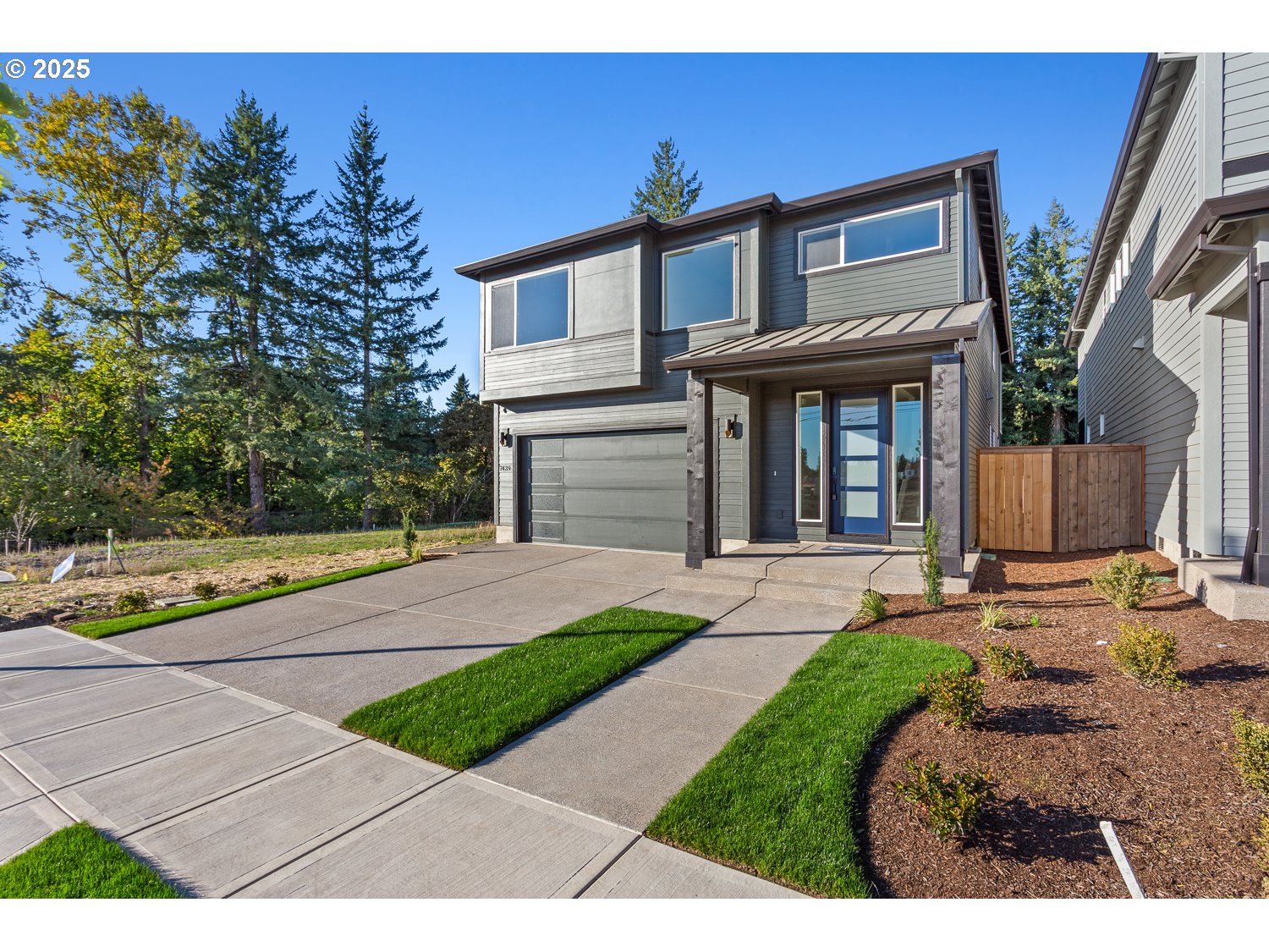 7439 SW Frog Pond LN