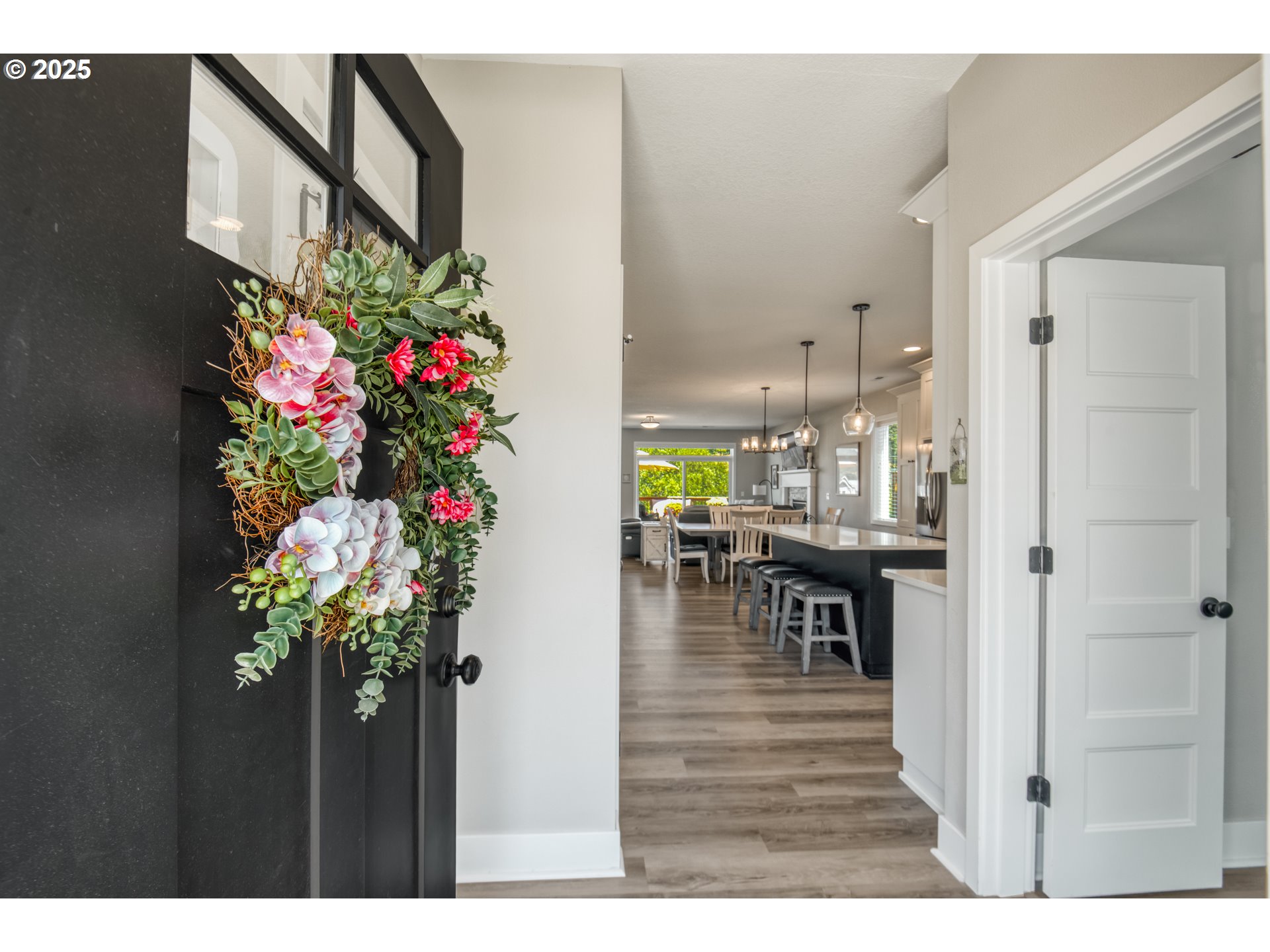 227 E TAYLOR DR