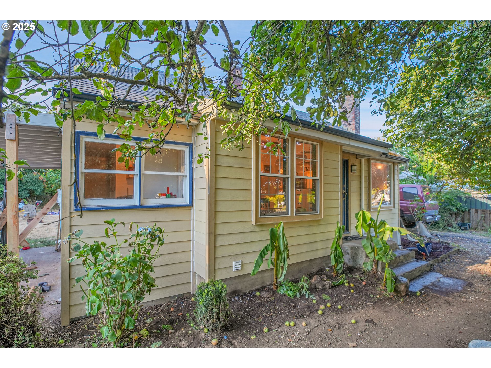 953 G ST