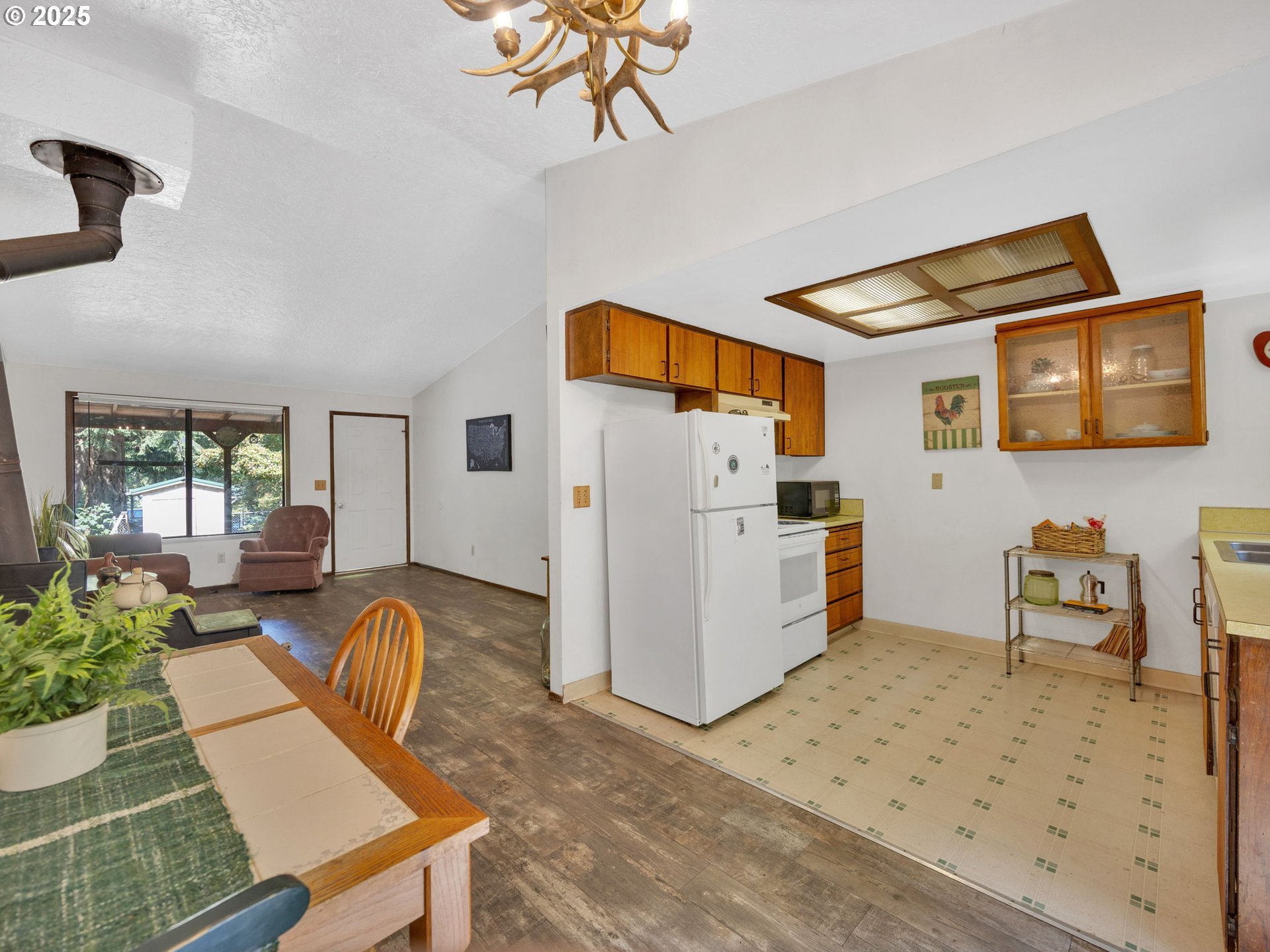 Sandy, Oregon 97055, United States, 3 Bedrooms Bedrooms, ,2 BathroomsBathrooms,Residential,Active,124261