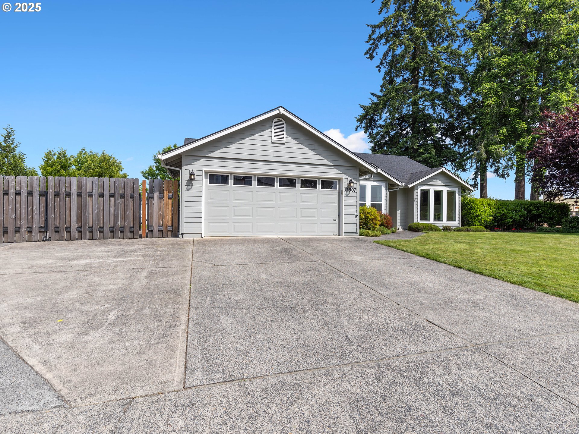 13907 NE 7TH PL