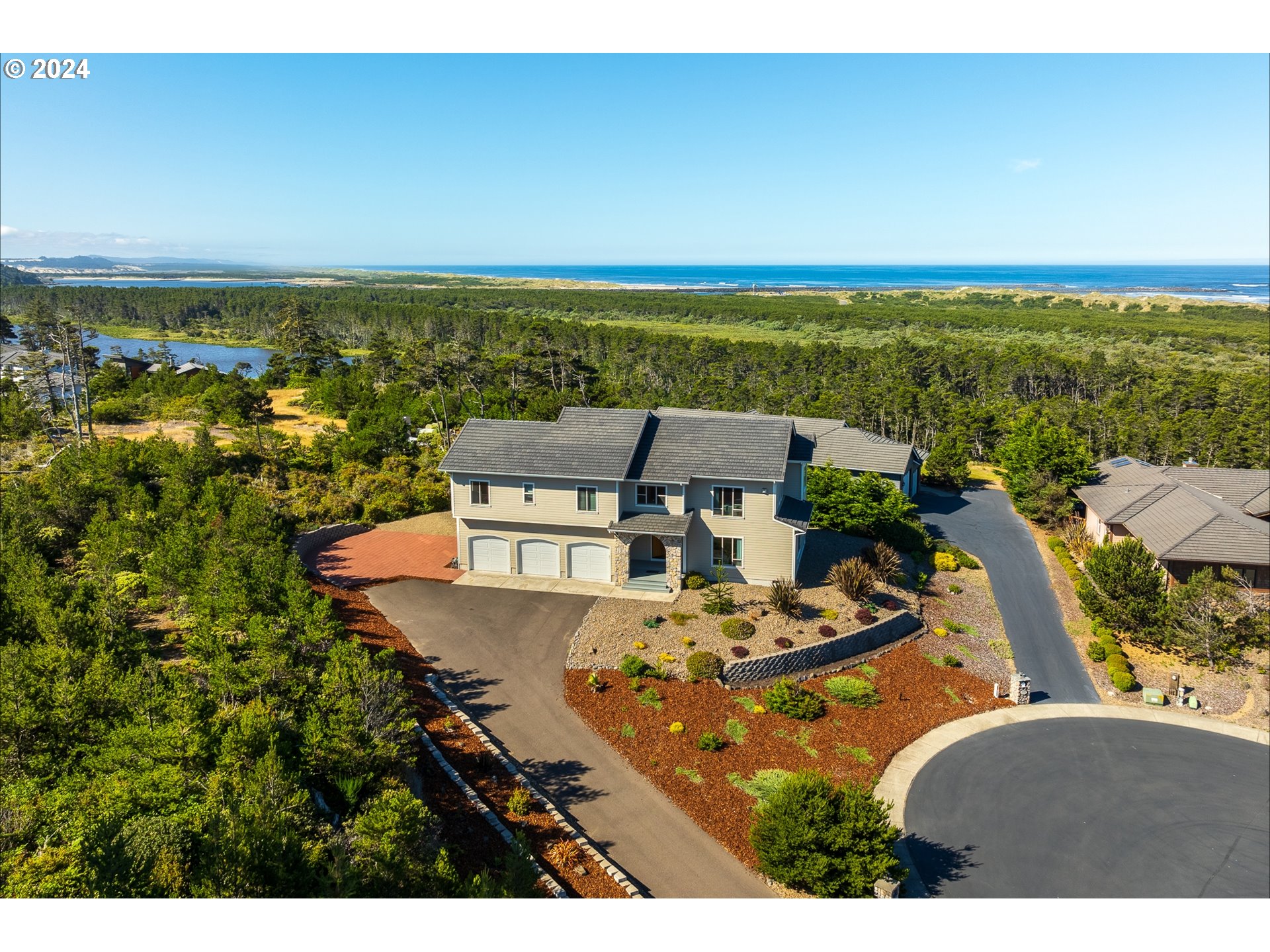 21 TWIN TREE CT
