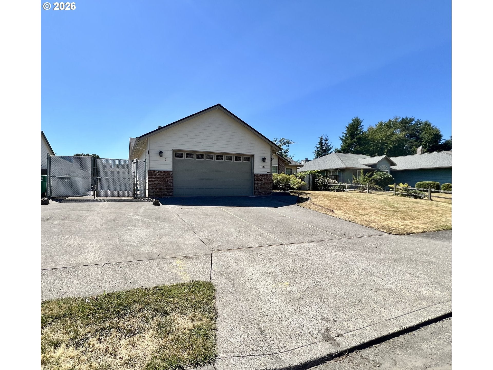 1387 SE EVANS LOOP