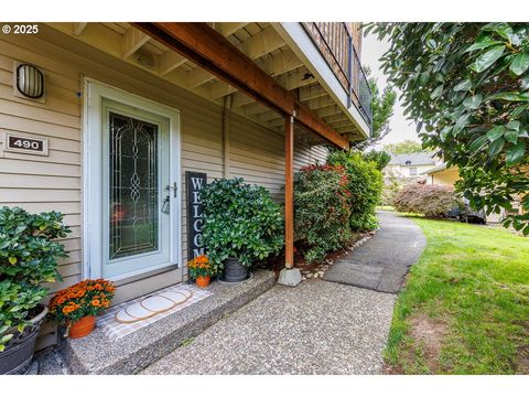 490 N HAYDEN ISLAND DR 98 Portland OR 97217