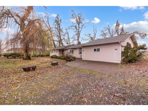 A home in Creswell