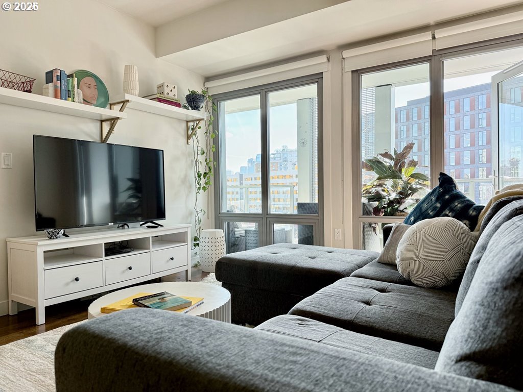 1310 NW NAITO PKWY 509A