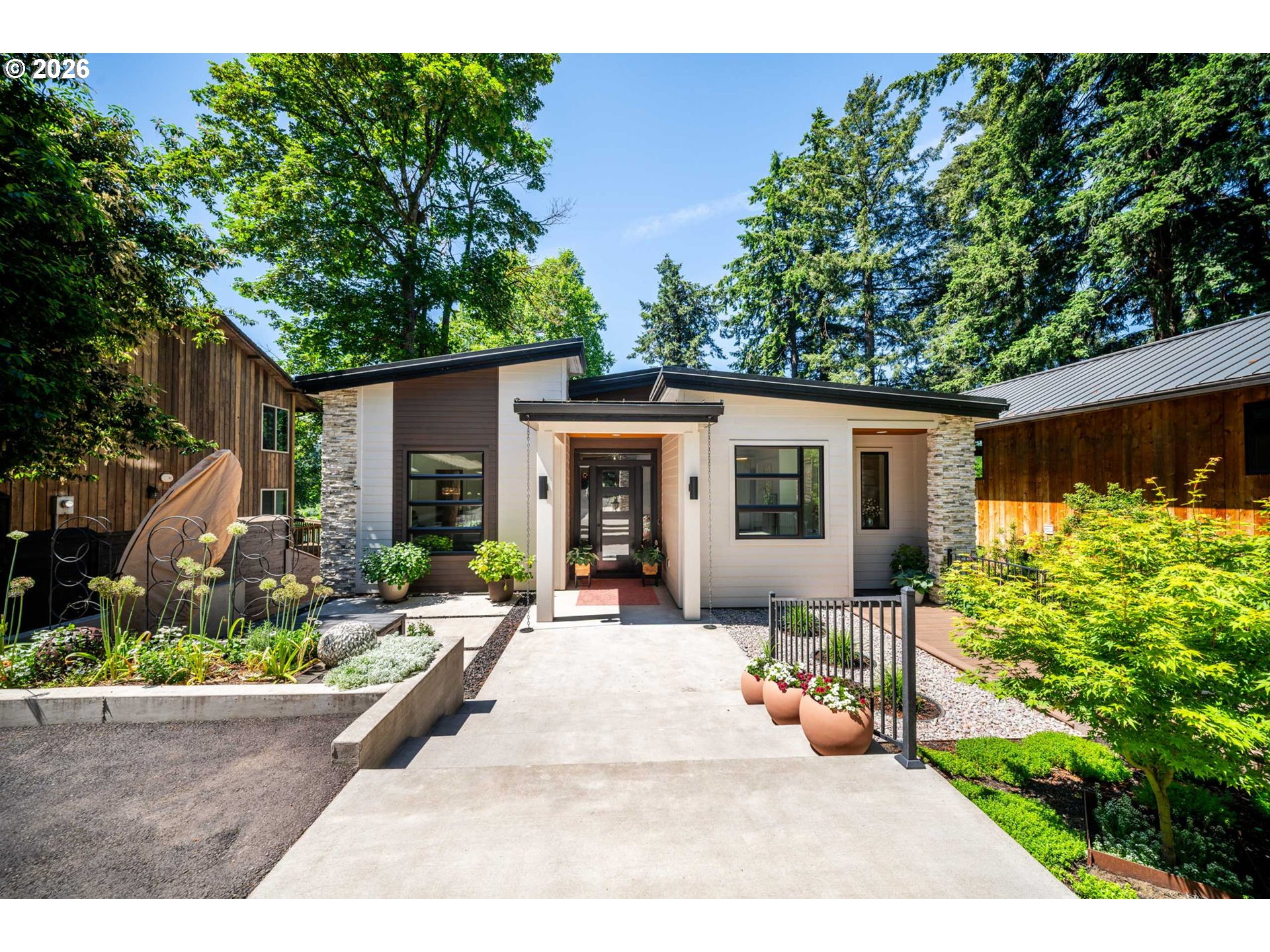 18494 SE WILLAMETTE DR