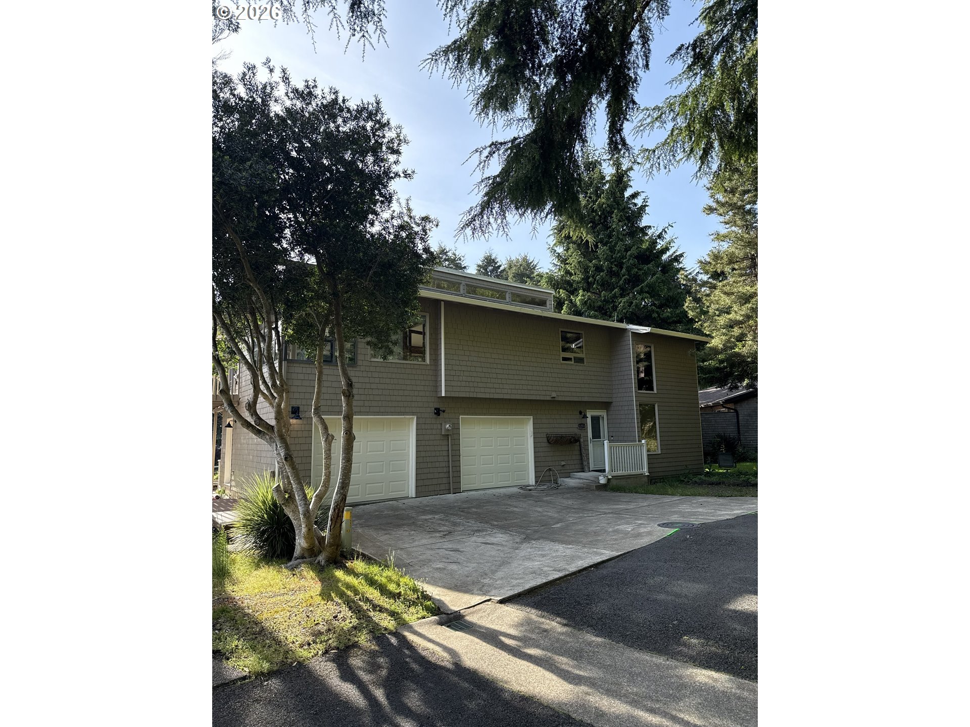 1253 NE EAST LAGOON DR