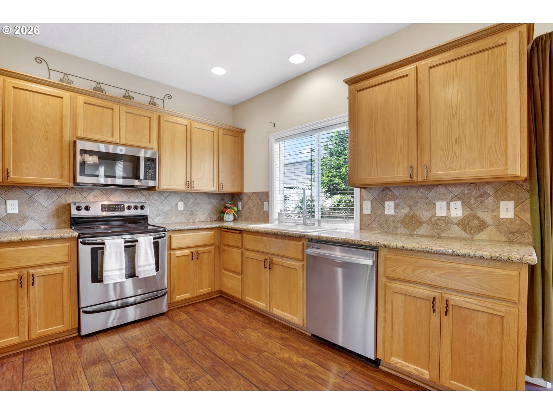 2571 GRAYSTONE DR