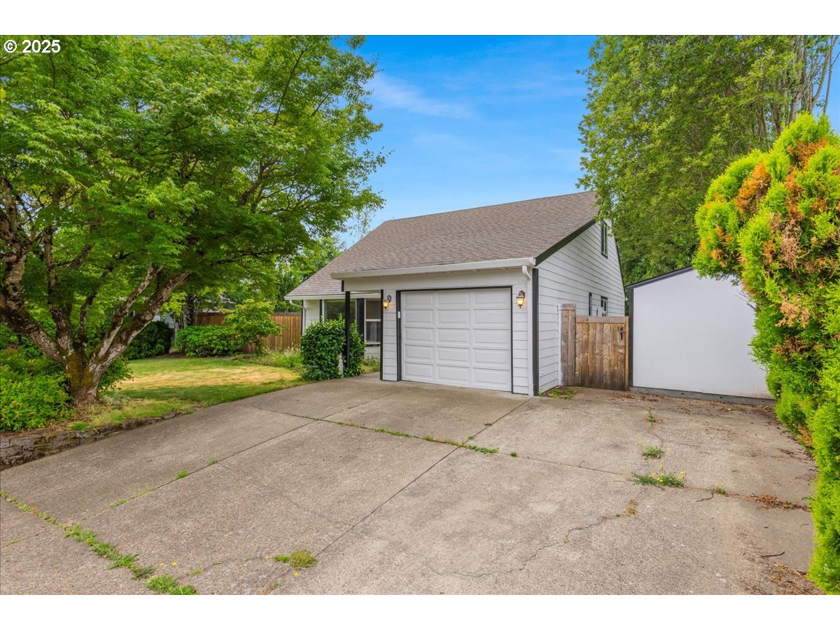 29211 SW COURTSIDE DR