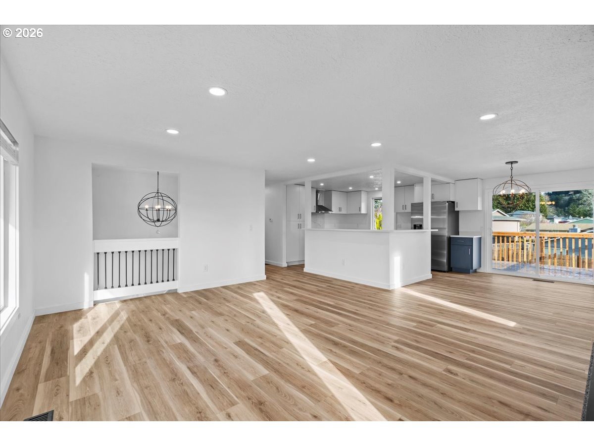 404 SW RIVERVIEW AVE