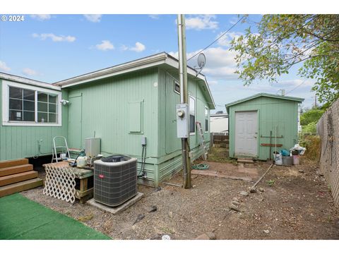 A home in Gladstone