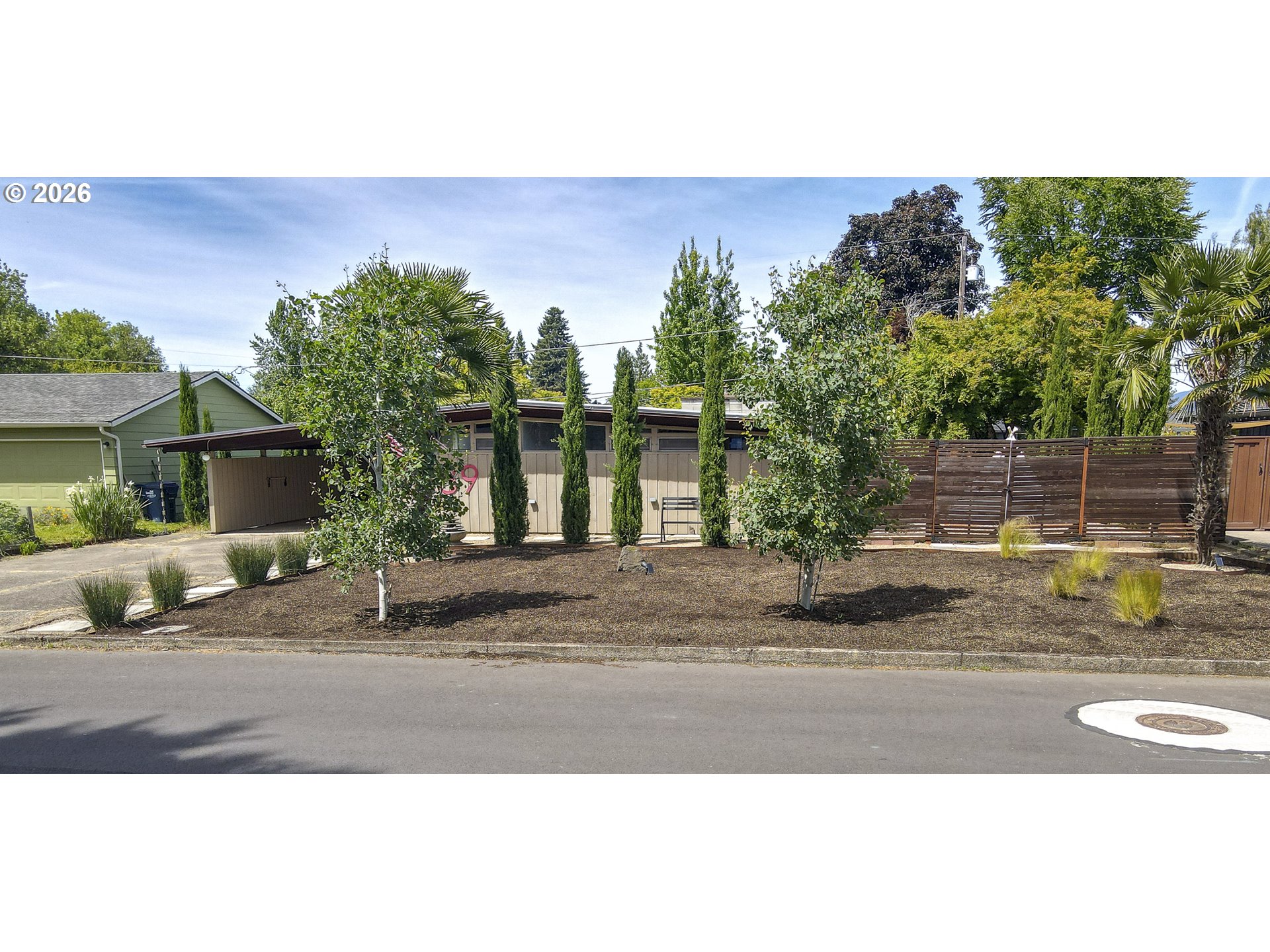 2889 VAN AVE