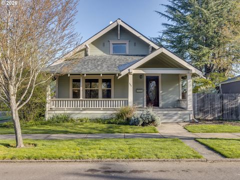 Photo of 307 NE 10th St, McMinnville, OR 97128 (MLS # 498743330)