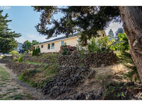 A home in Roseburg