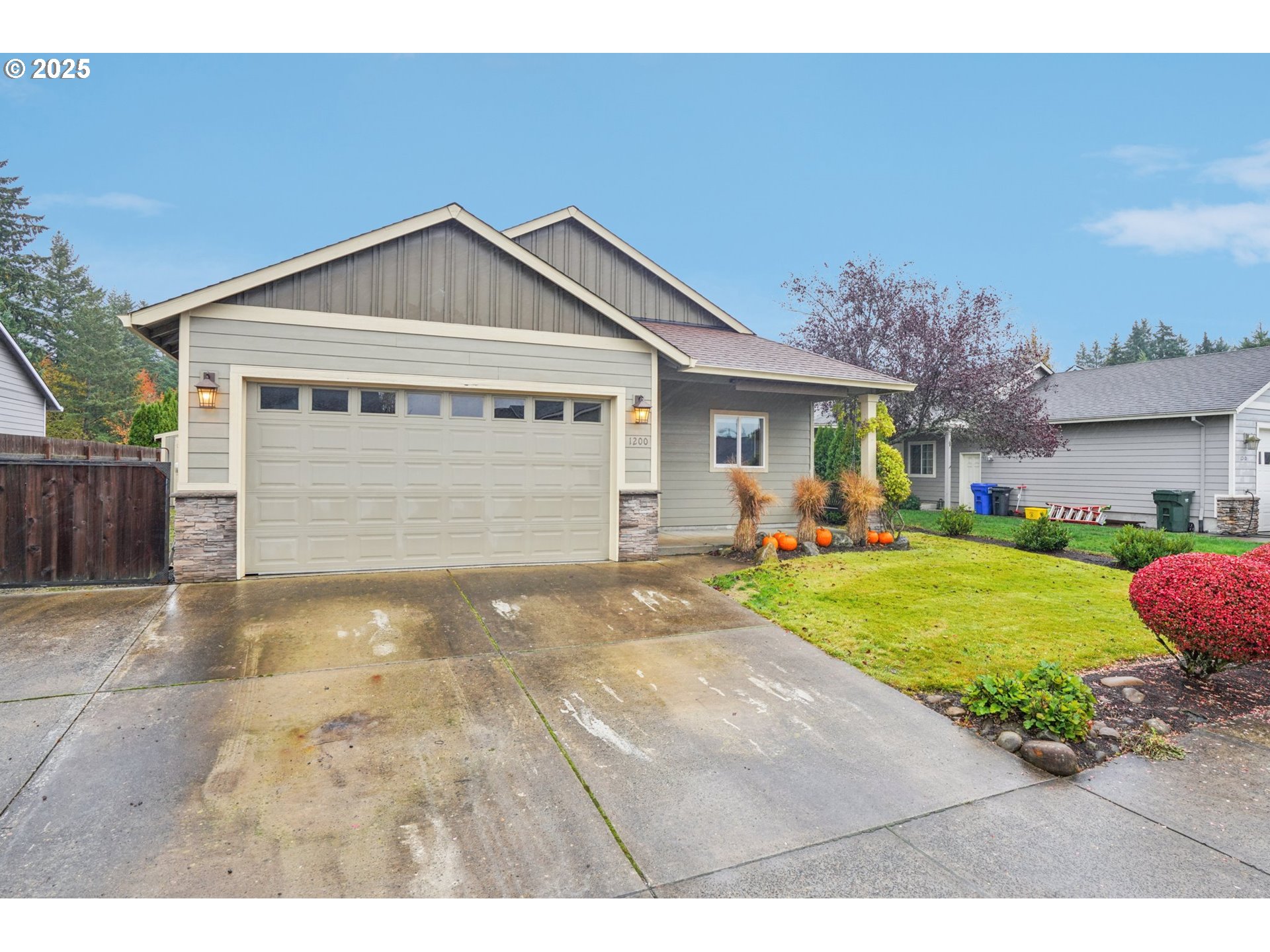 1200 SE REGAN HILL LOOP